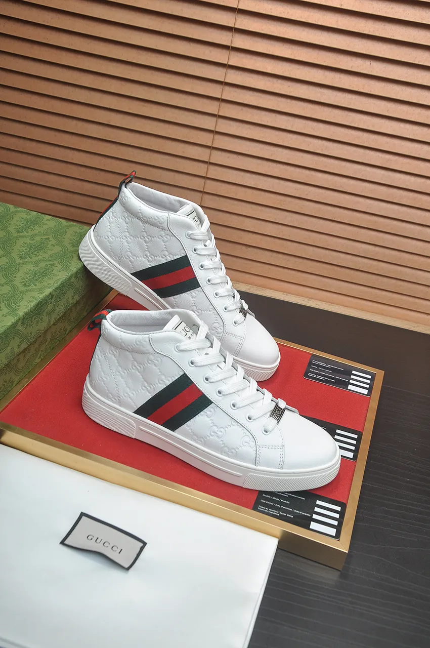 Men's shoes 💰480💶【GUCCI】1:1 men's sports shoes from the official website are now on the market. They are made of original silk cowhide + first-layer sheepskin lining, plus the original 1:1 comfortable outsole from the official website. Fashionable and versatile, super comfortable and breathable! Available in 2 colors: black, standard shoe size 38/45 (custom-made size 45 is non-refundable)